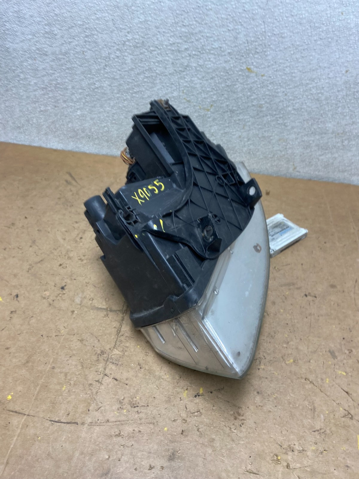 2002 - 2005 Audi A4 Sedan Right Passenger Halogen Headlight OEM X9055 DW12