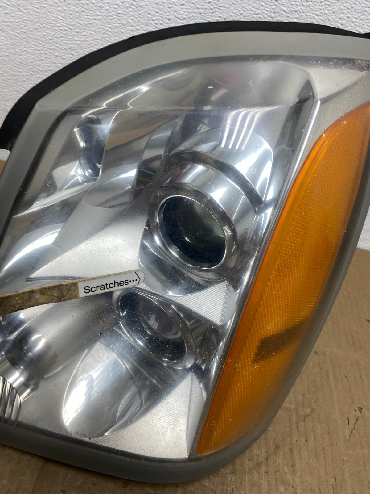 2004 to 2009 Cadillac SRX Left Driver Side Xenon Headlight Oem AB8367 DW3