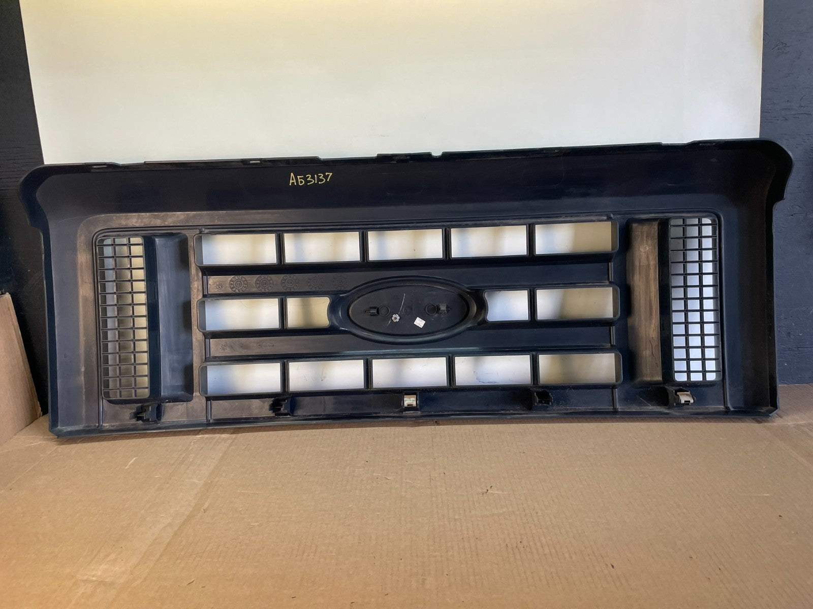 2008 to 2014 Ford Econoline E150 E250 Front Upper Chrome Grill Grille AG3137 DG3