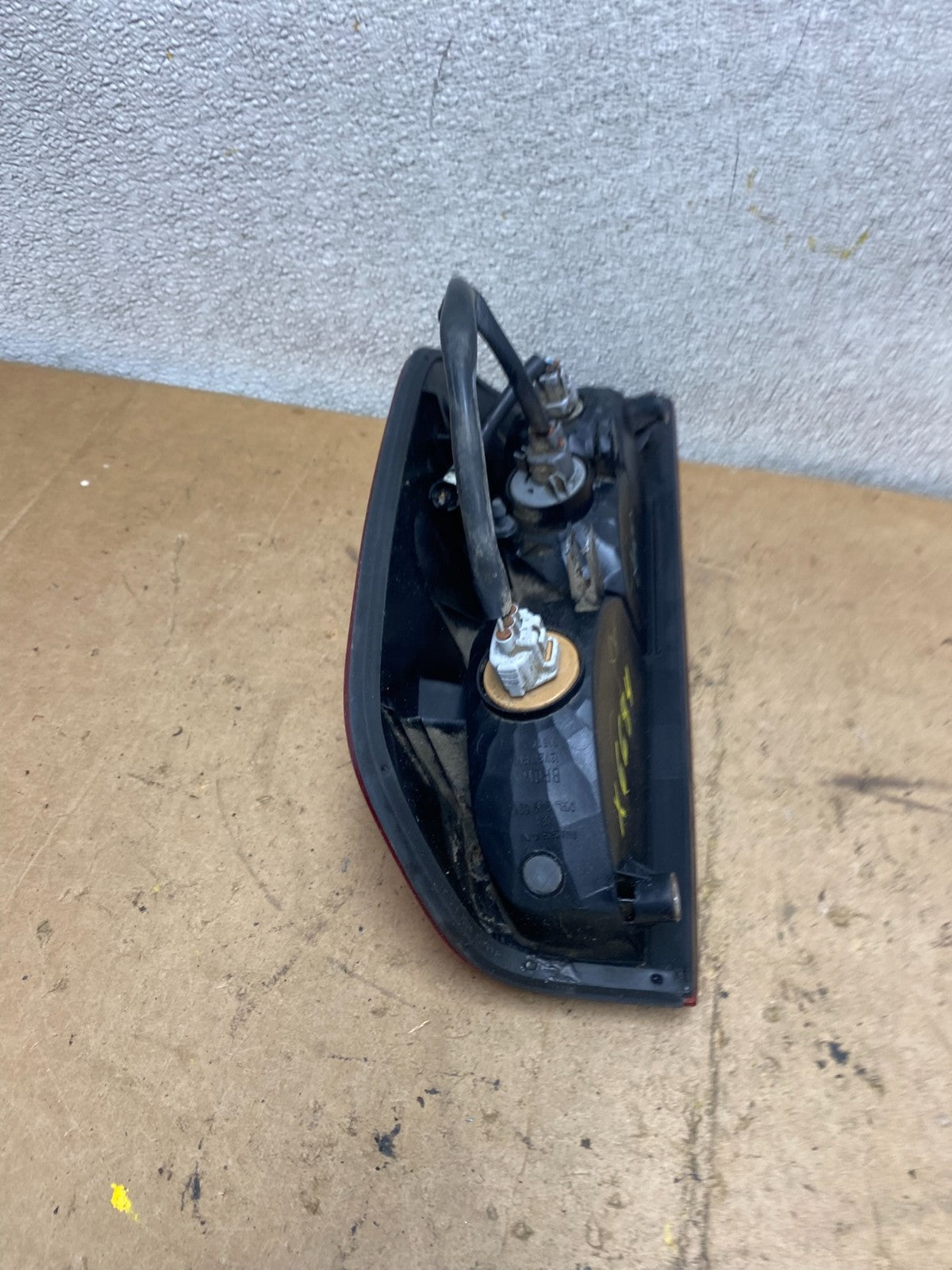 2005 to 2014 Nissan Frontier Left Driver LH Side Tail light Oem X6684 PS9
