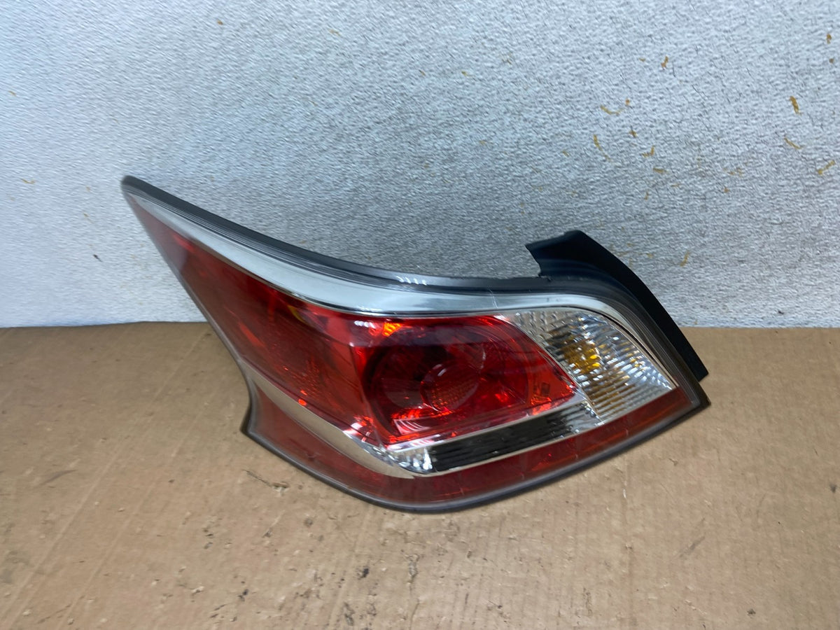 2013 2014 2015 Nissan Altima Left Driver LH Side Tail Light AI89721