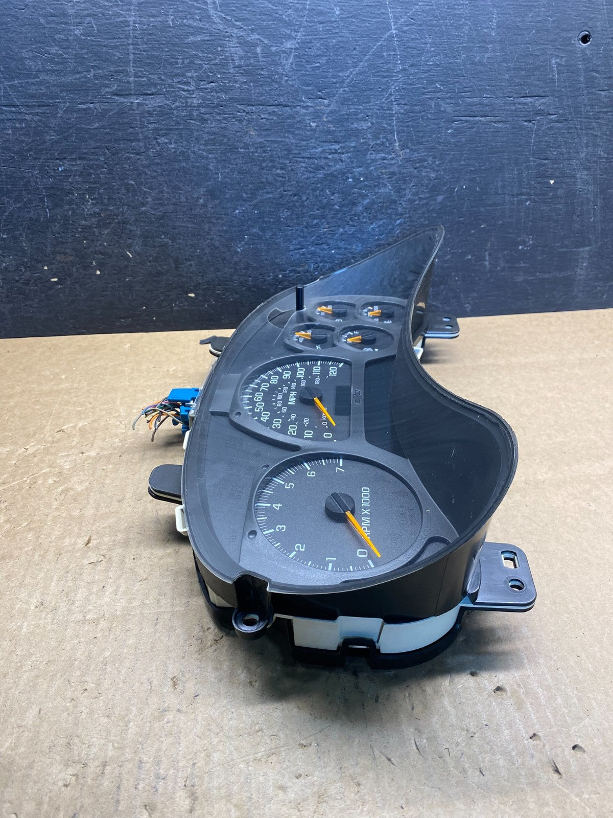 2002 to 2005 Chevrolet Trailblazer Speedometer Cluster Gauge AG7439 DG2