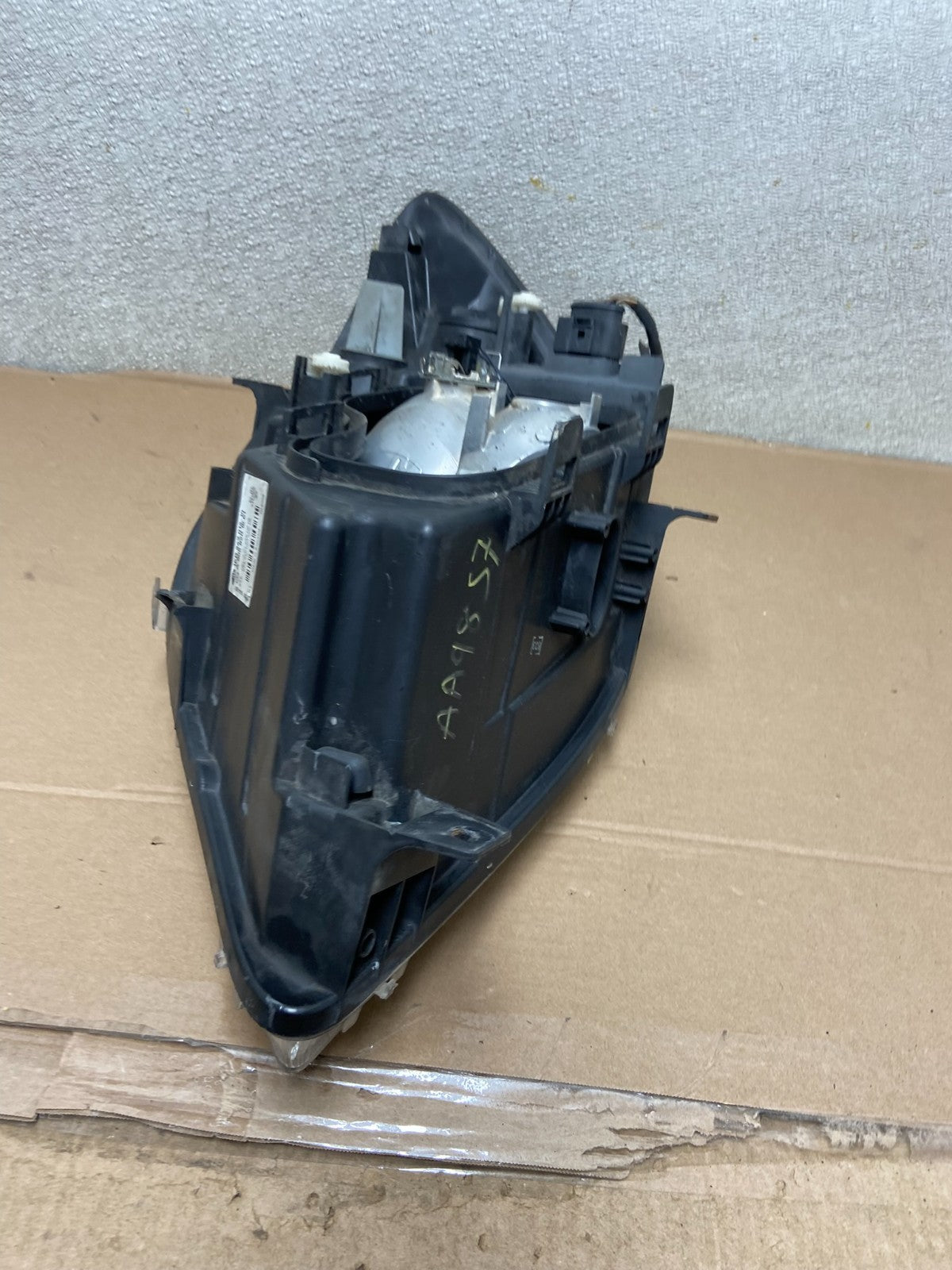 2007 to 2013 Mercedes Sprinter Headlight Right Passenger Halogen Oem AA9857 DW9