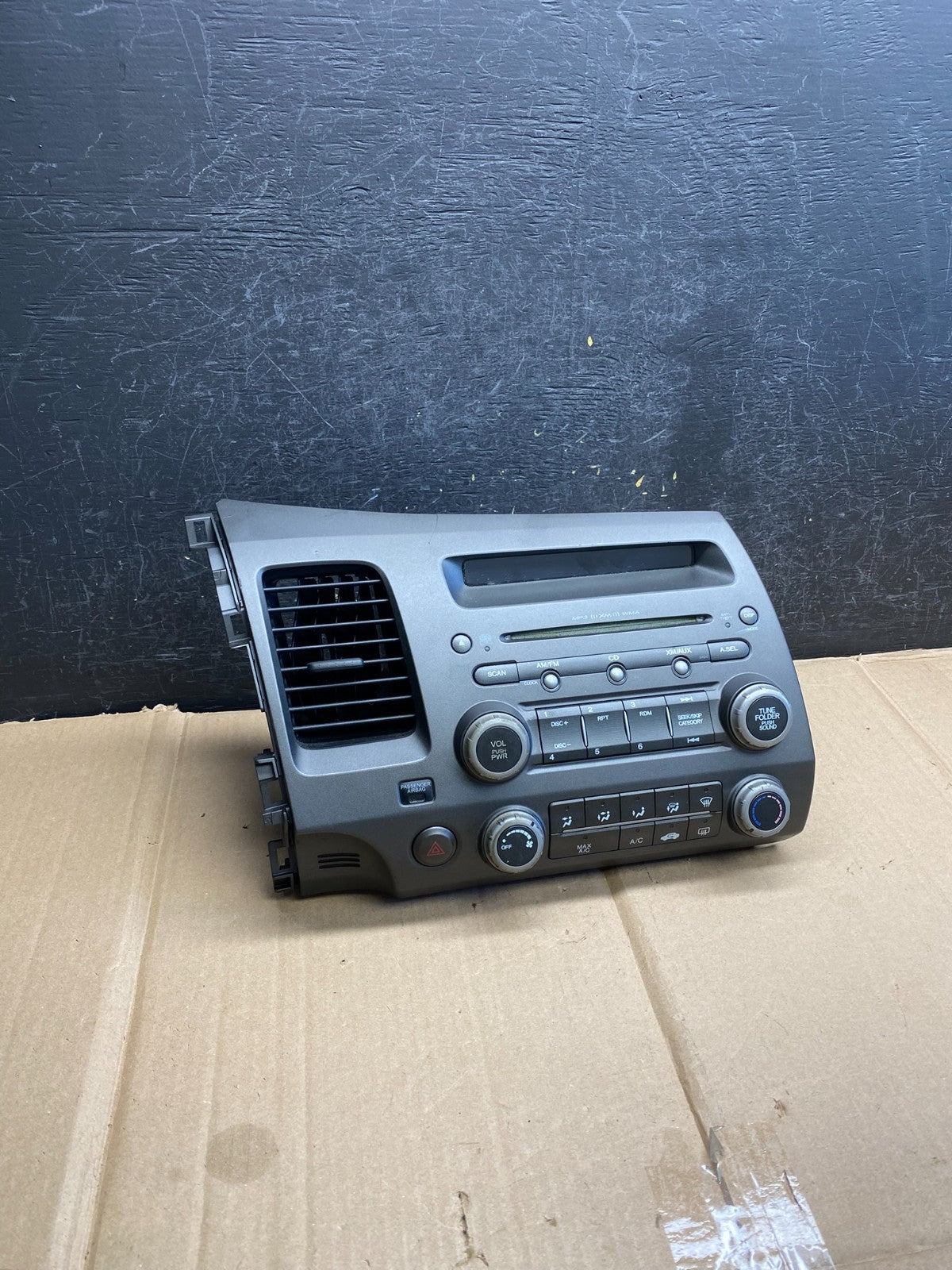 2006 - 2011 Honda Civic Radio AM/FM Climate Control Air Vent Bezel AH5251 DG0