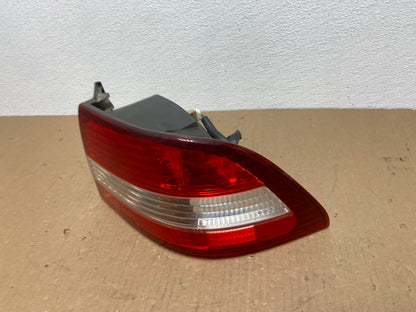 2000 2001 Lexus ES300 Outer Right Passenger RH Side Tail Light Oem AB6511 LK1