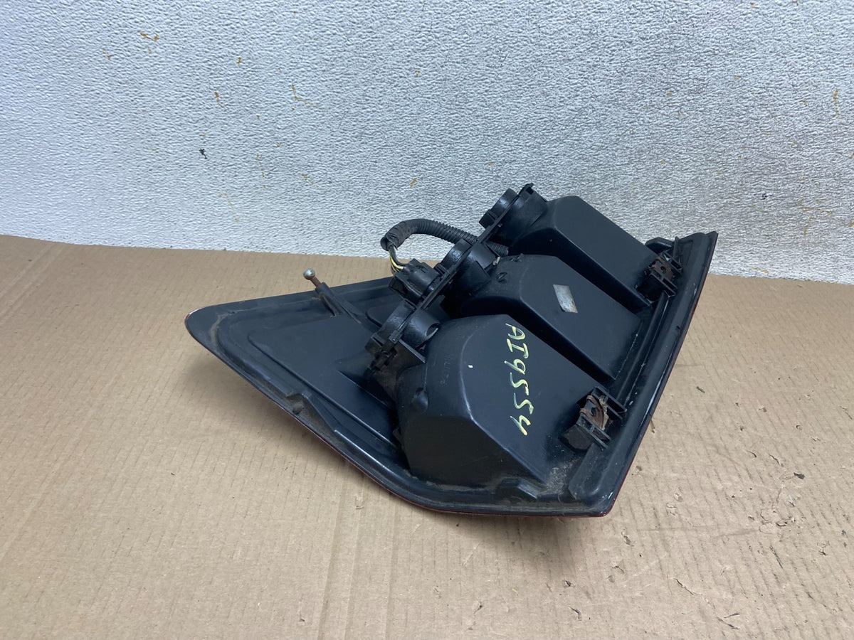 2005 to 2006 Jeep Grand Cherokee Left Driver Side Lh Tail Light AI9554 LK5