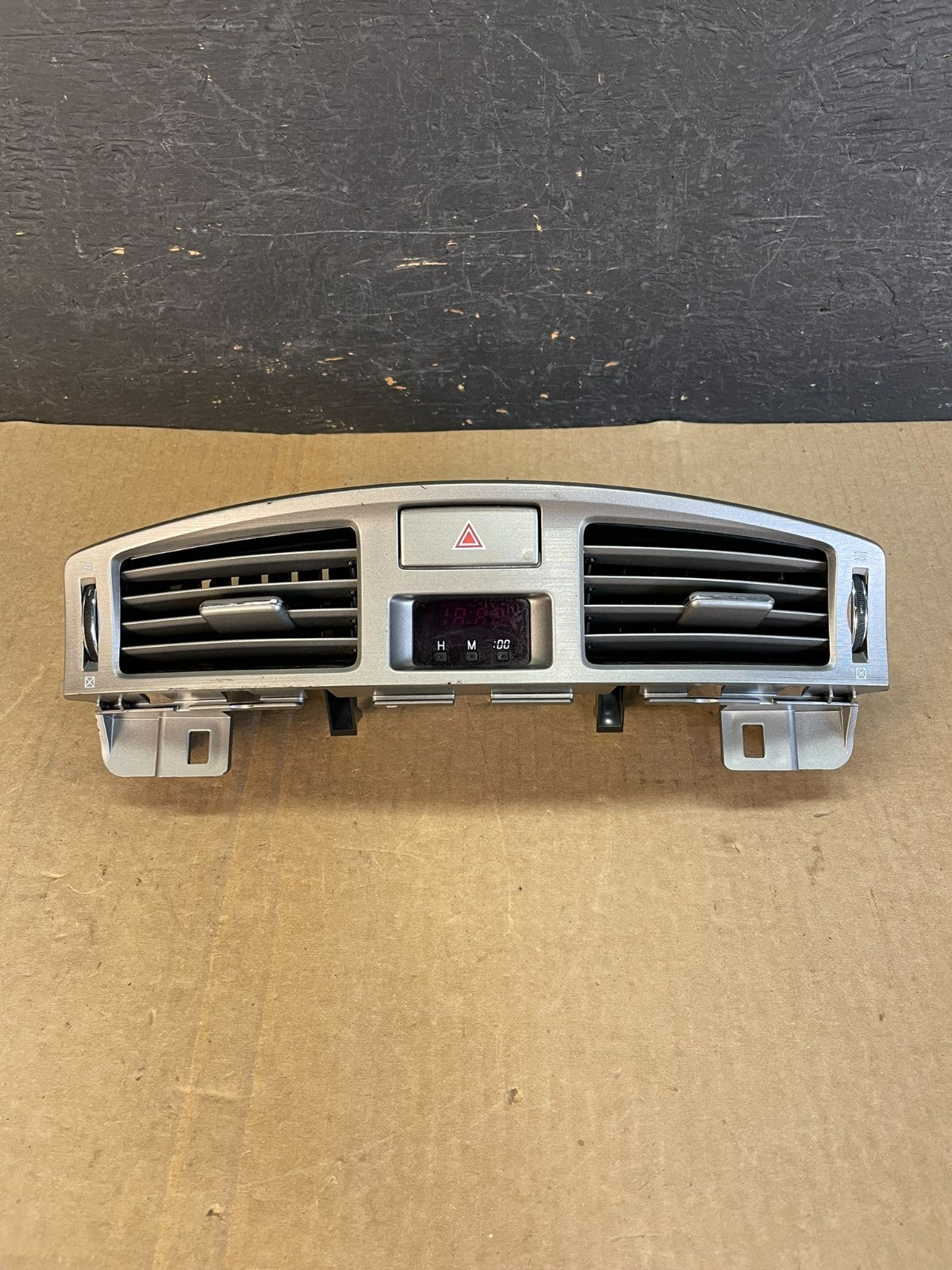 2011 to 2012 Toyota Avalon Center Console Dashboard Air Vent AF3686 DG0