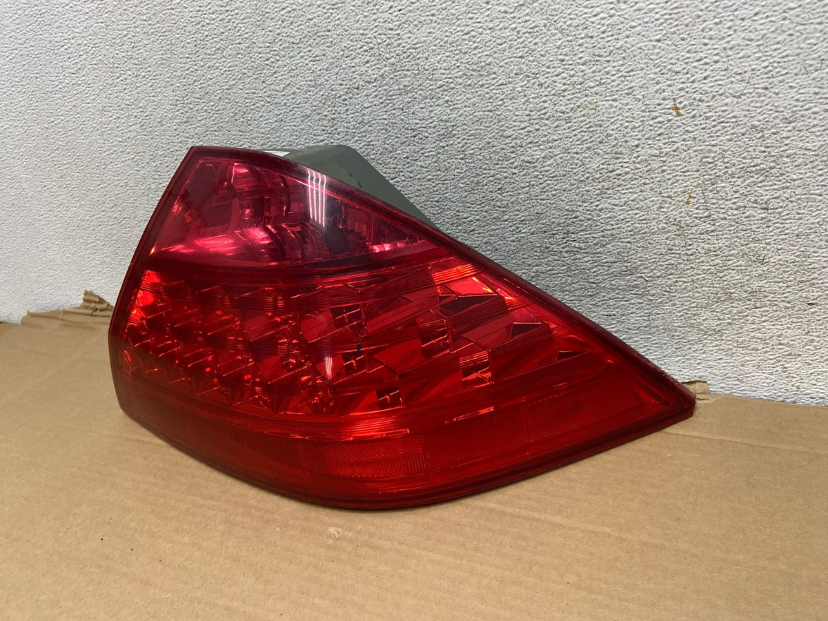 2006 - 2007 Honda Accord Right Passenger Side Tail light AG9138 LK2