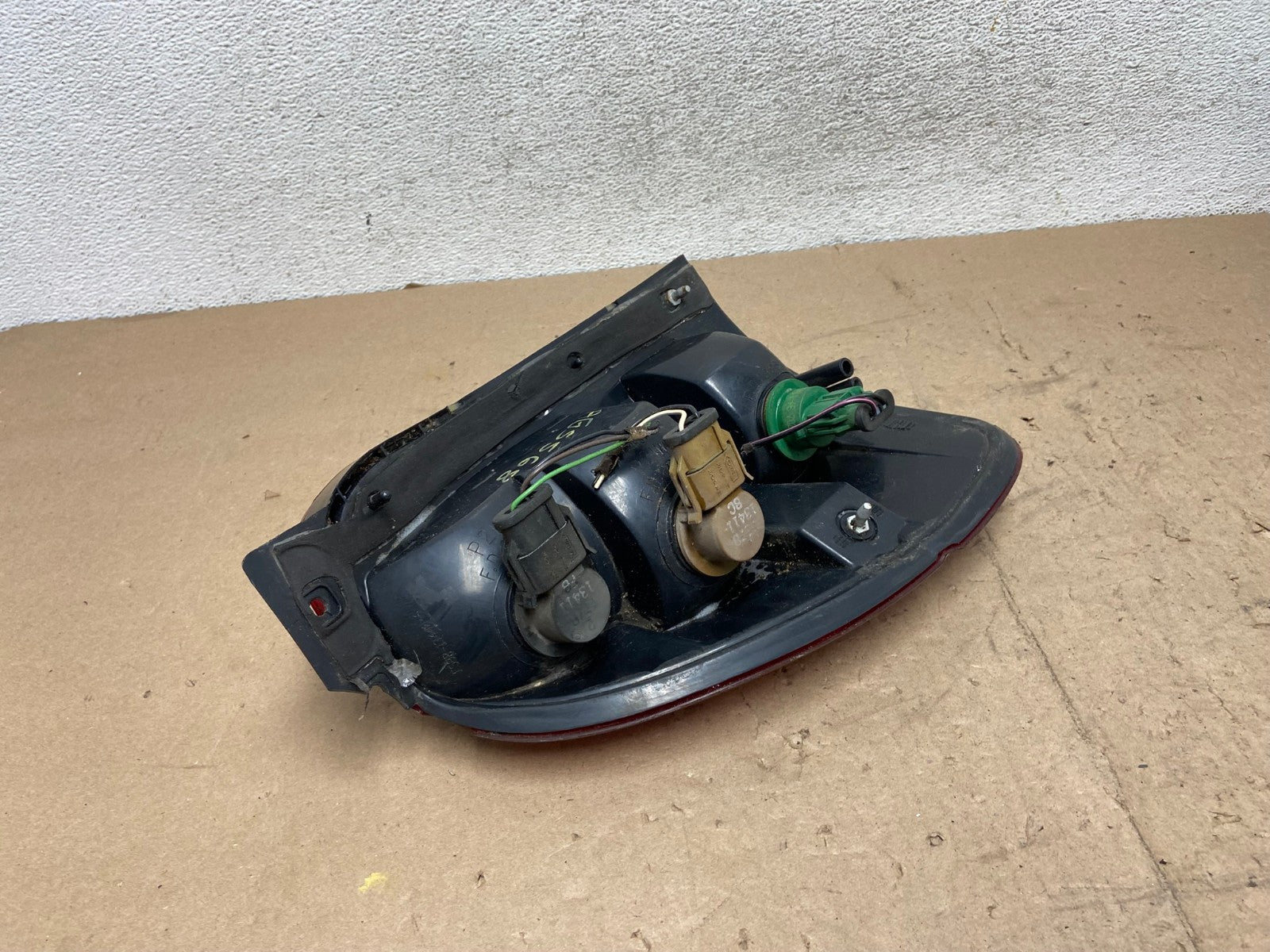 1995 to 1998 Ford Windstar Tail Light Right Passenger RH Side AG5568 LK6