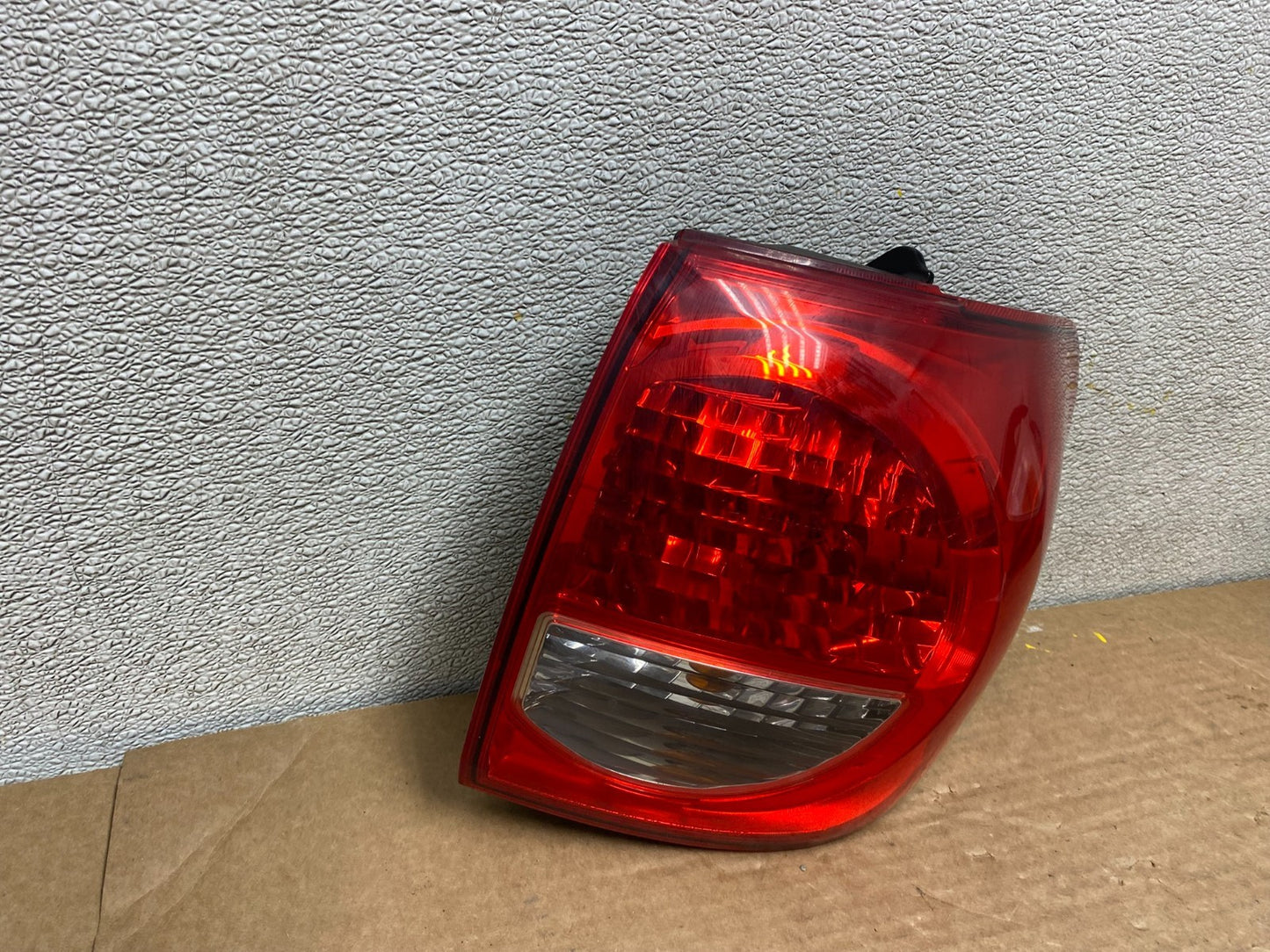 2008 to 2017 Toyota Sequoia Right Passenger RH Tail Light Oem z2610 DG2