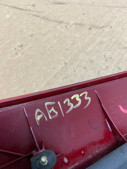 2004-2005 Toyota Sienna Right Passenger RH Side Inner Tail Light AG1333 LK6