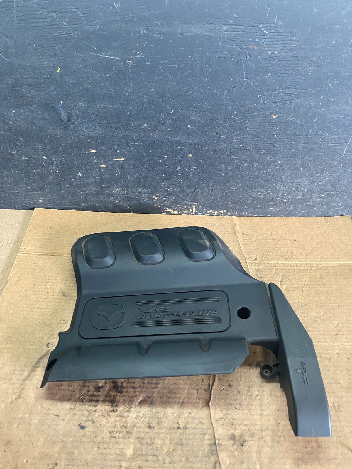 2000 to 2003 Mazda Tribute  DOHC 24 VALVE Engine Shield Top Cover Oem q8485 DG0