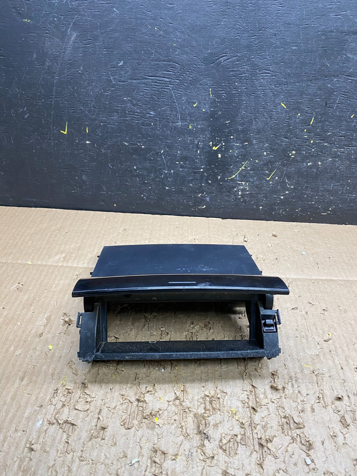 2004 to 2009 Toyota Prius Center Console Storage Trim Bezel v7401 DG8