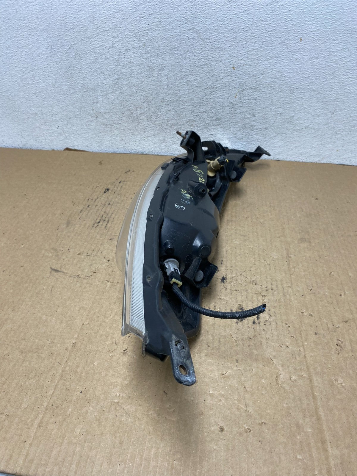 2011-2014 Nissan Juke Turn Signal Headlight Right Passenger RH Halogen AG2203 DW7