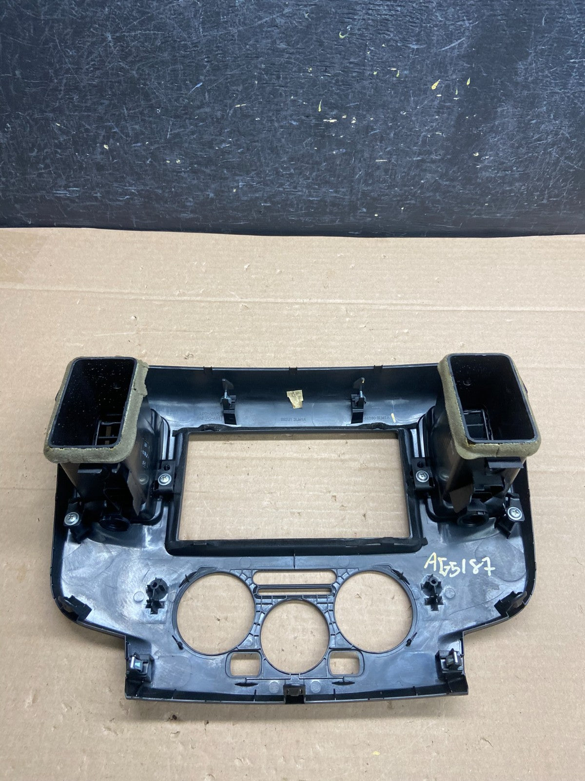 2013-2021 Nissan NV200 Center Console Radio Climate Control Air Vent AG5187 DG4