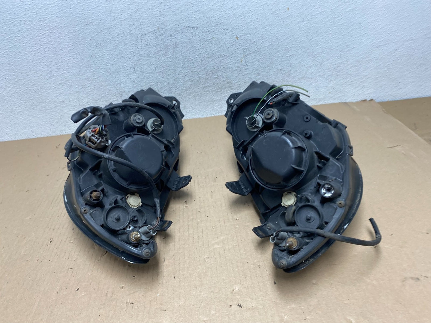 2006 to 2007 Subaru Impreza Left+Right Set Side Halogen Headlight AE7258 DG8