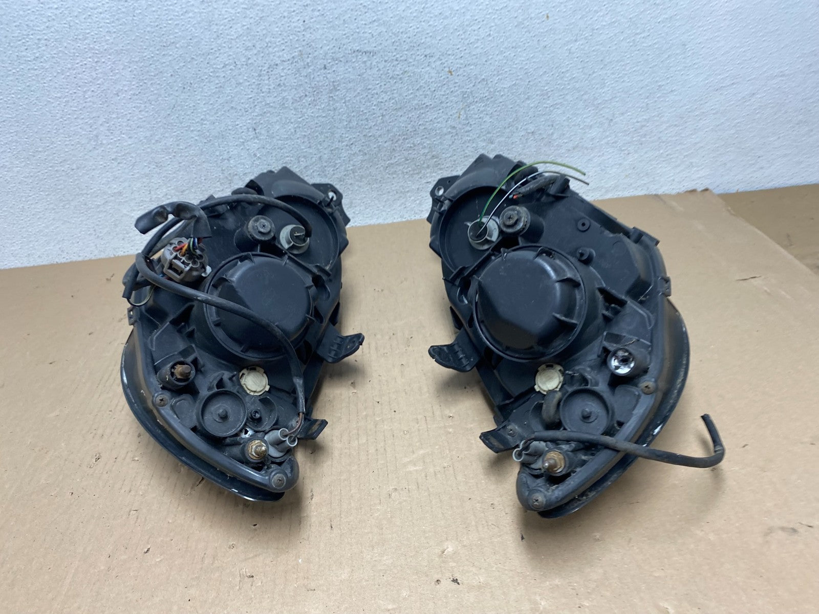2006 to 2007 Subaru Impreza Left+Right Set Side Halogen Headlight AE7258 DG8