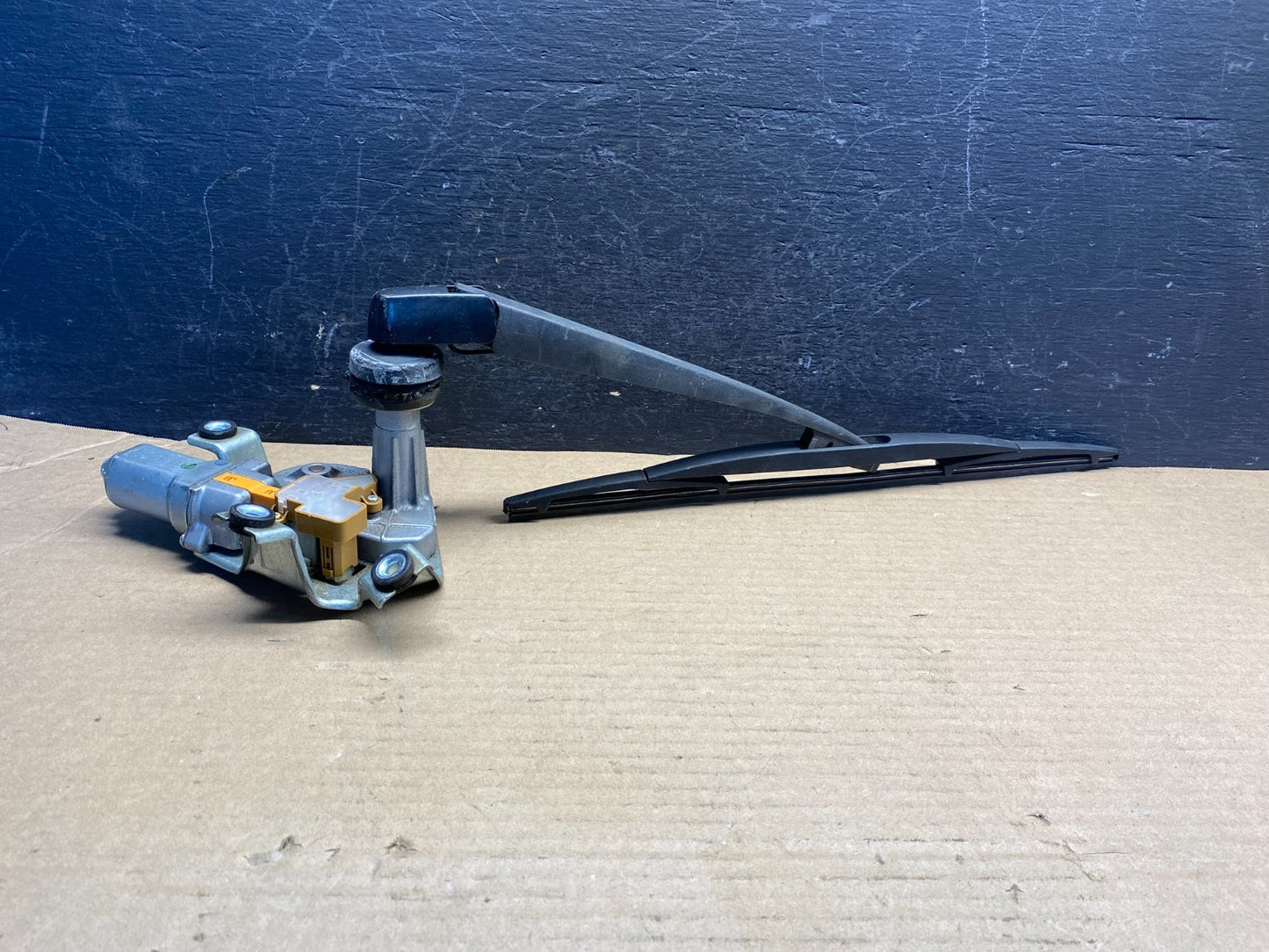 2011 to 2017 Honda Odyssey Rear Windshield Washer Wiper Motor AE00791