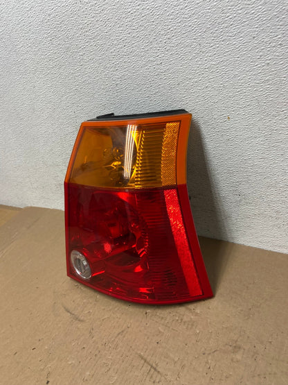 2004 to 2006 Chrysler Pacifica Right Passenger Rh Side Tail Light AD7709 LK1