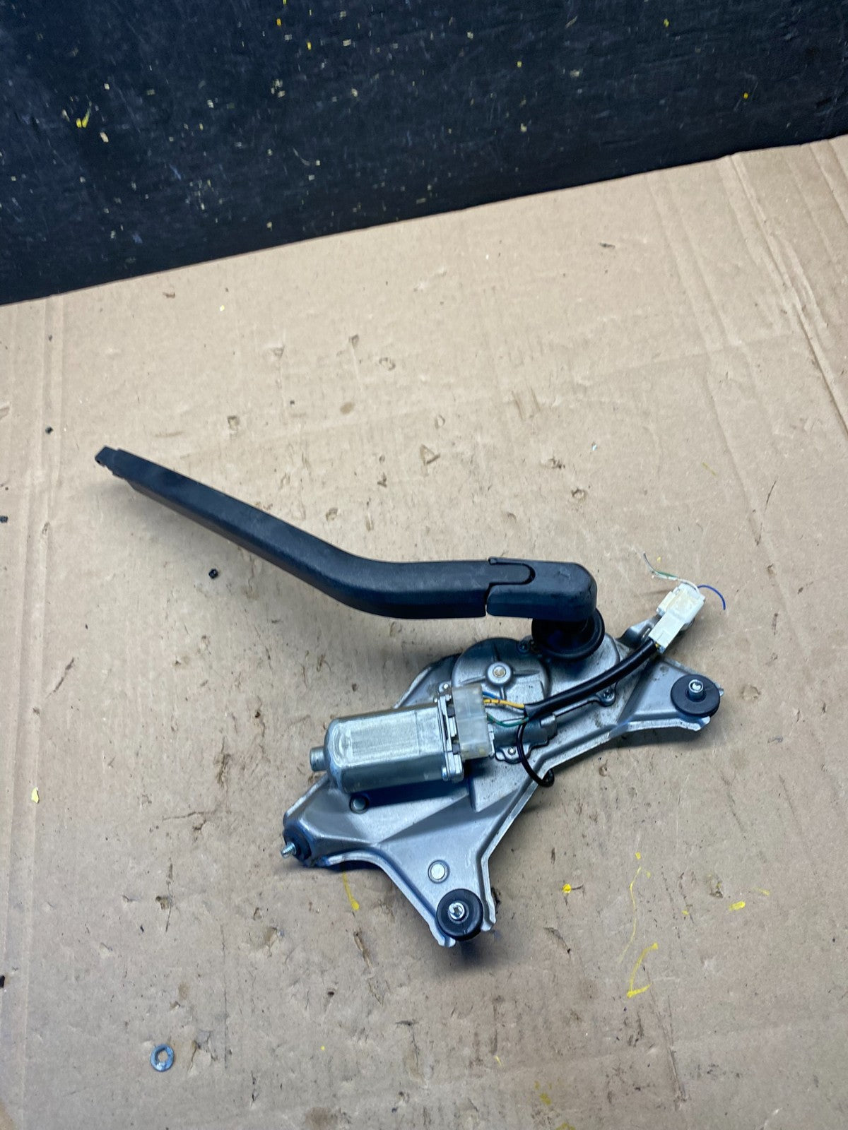 2004 to 2009 Toyota Prius Rear Wiper Windshield Motor R8842 DG0