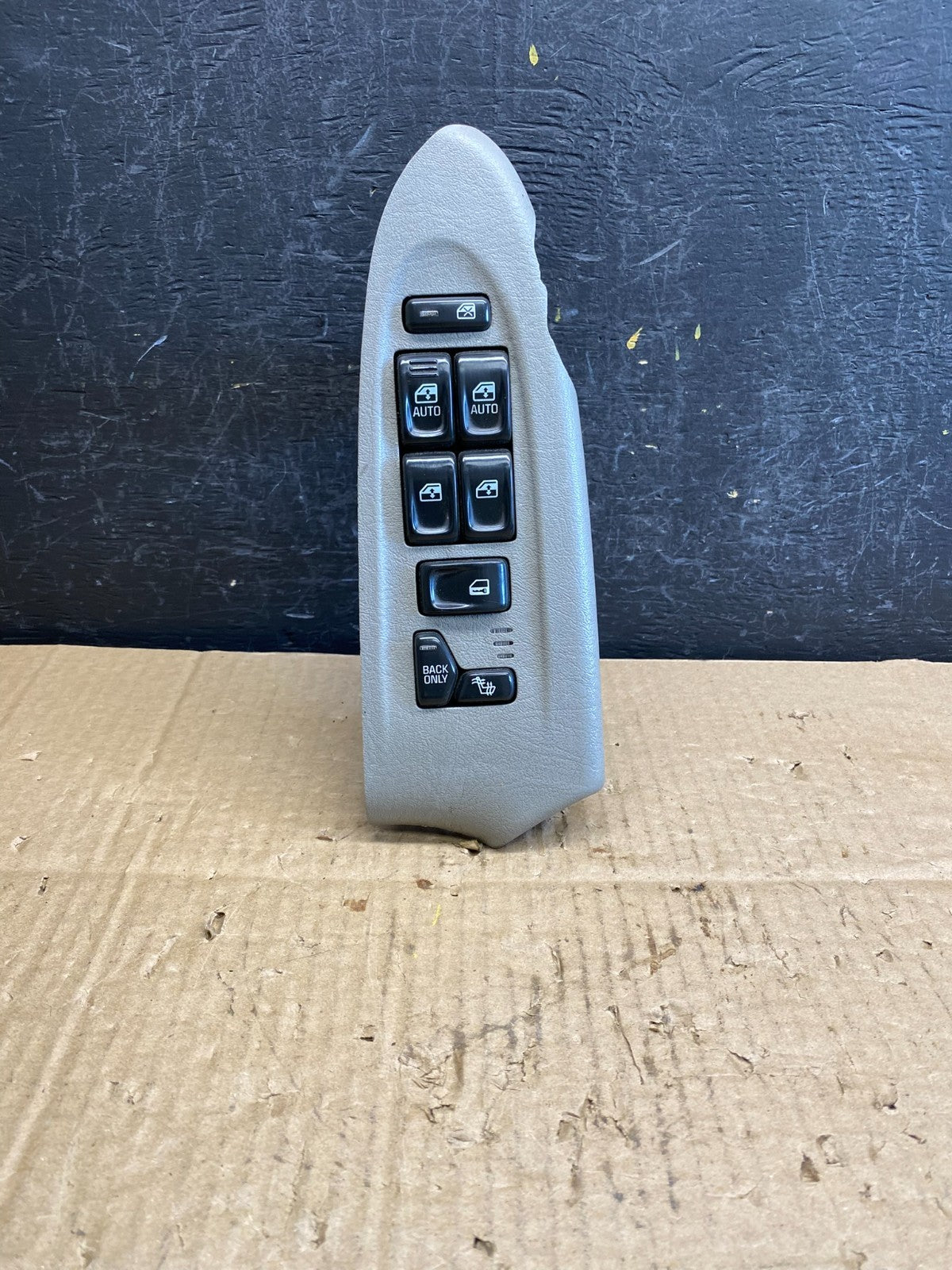 2002-2005 Chevrolet Trailblazer Left Driver Window Control Switch ac9620 DG0