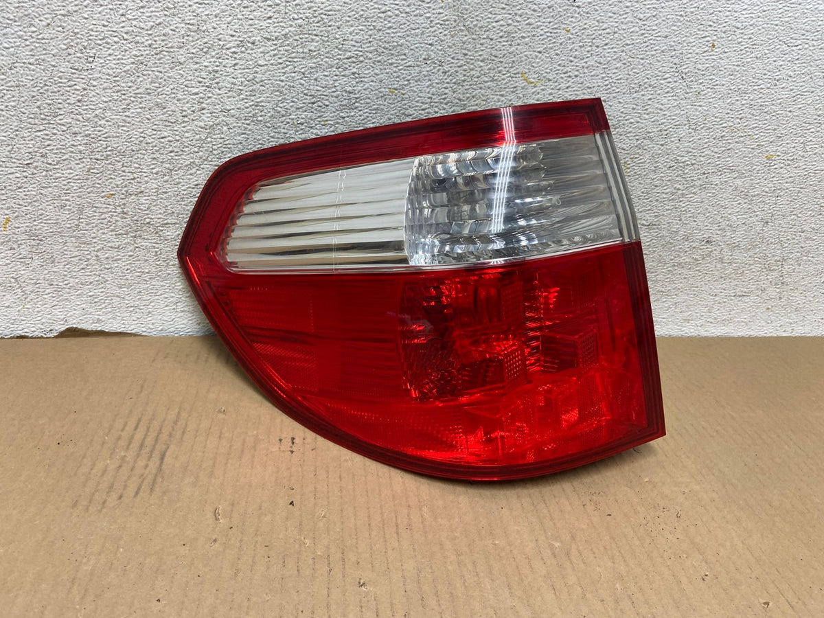 2005 2006 2007 Honda Odyssey Left Driver LH Side Tail Light AH3021 LK0