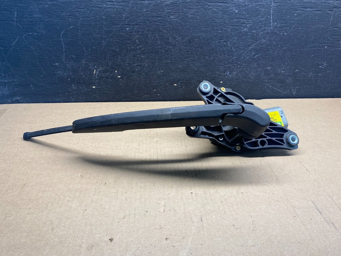 2011 to 2017 BMW X3 Rear Windshield Wiper Motor AE7387 DW3