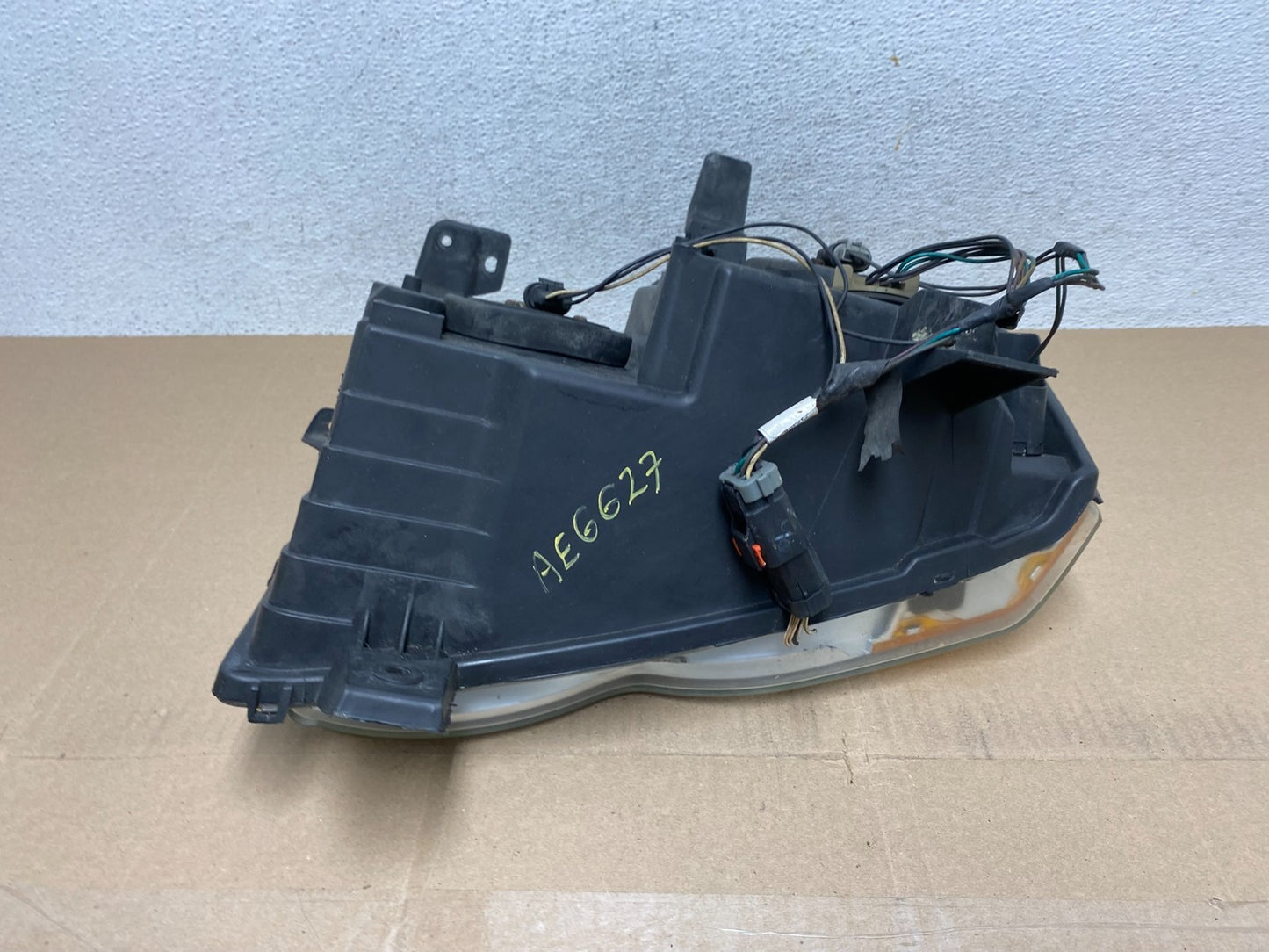 2008-2010 Jeep Grand Cherokee Right RH Side Halogen Headlight AE6627 DW6