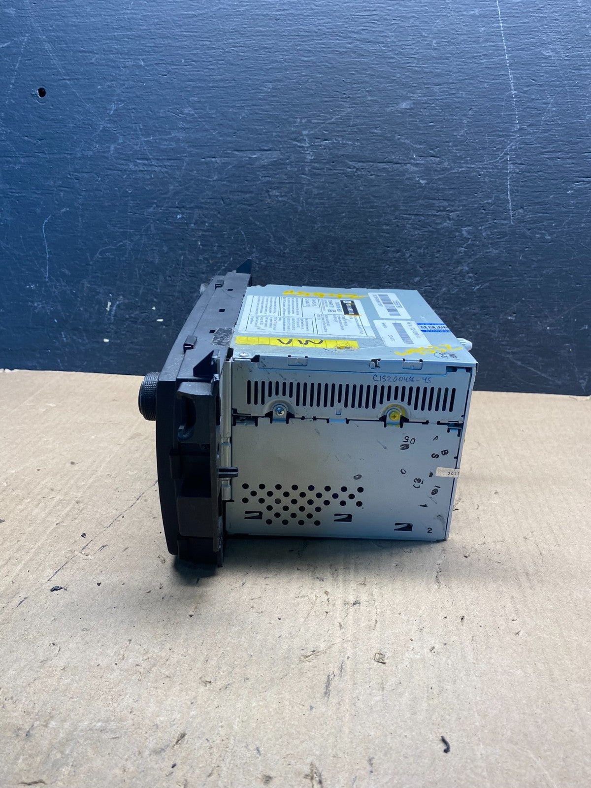 2007-2014 Chevrolet Tahoe AM FM Radio CD Player w Aux Bluetooth AE7823 DG4