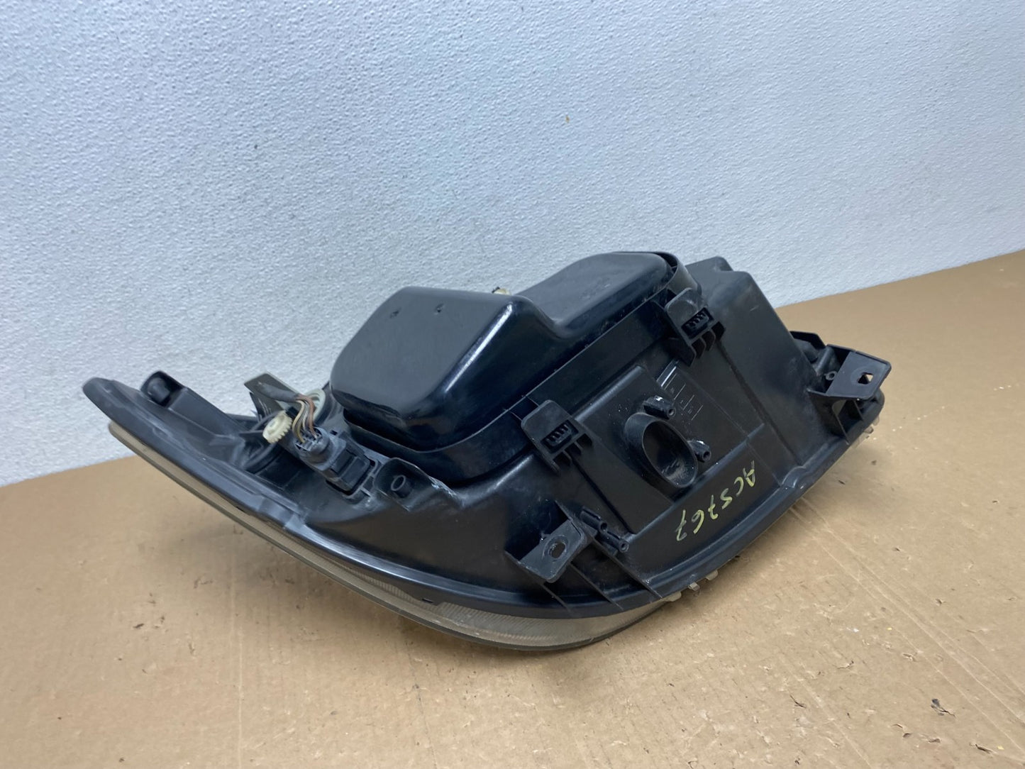 2007 to 2013 Mercedes Sprinter Headlight Left Driver Side Halogen AD2653 DW7