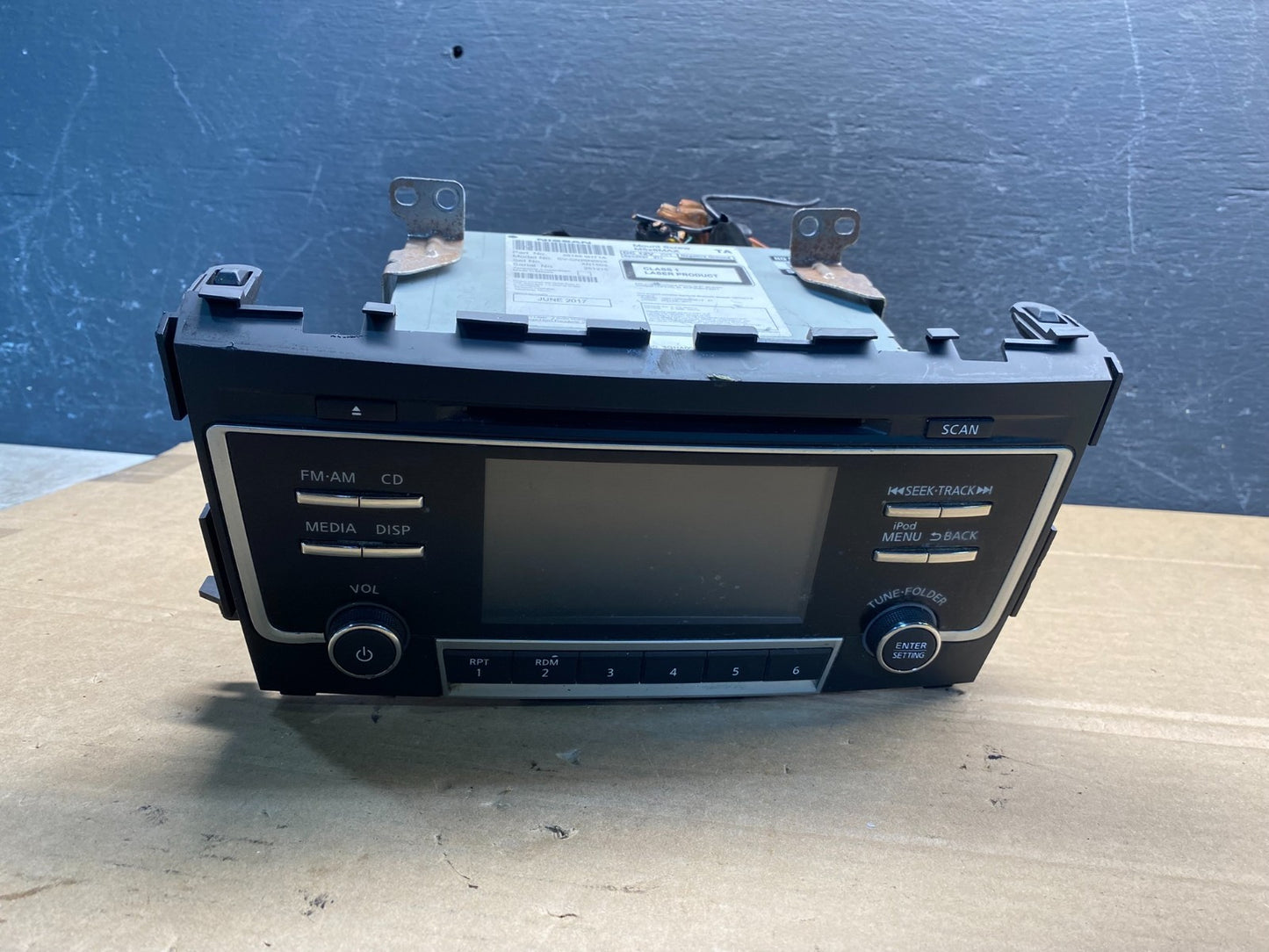 2016 2017 Nissan Altima Radio Screen Receiver AM-FM CD Player AE8149 DG0