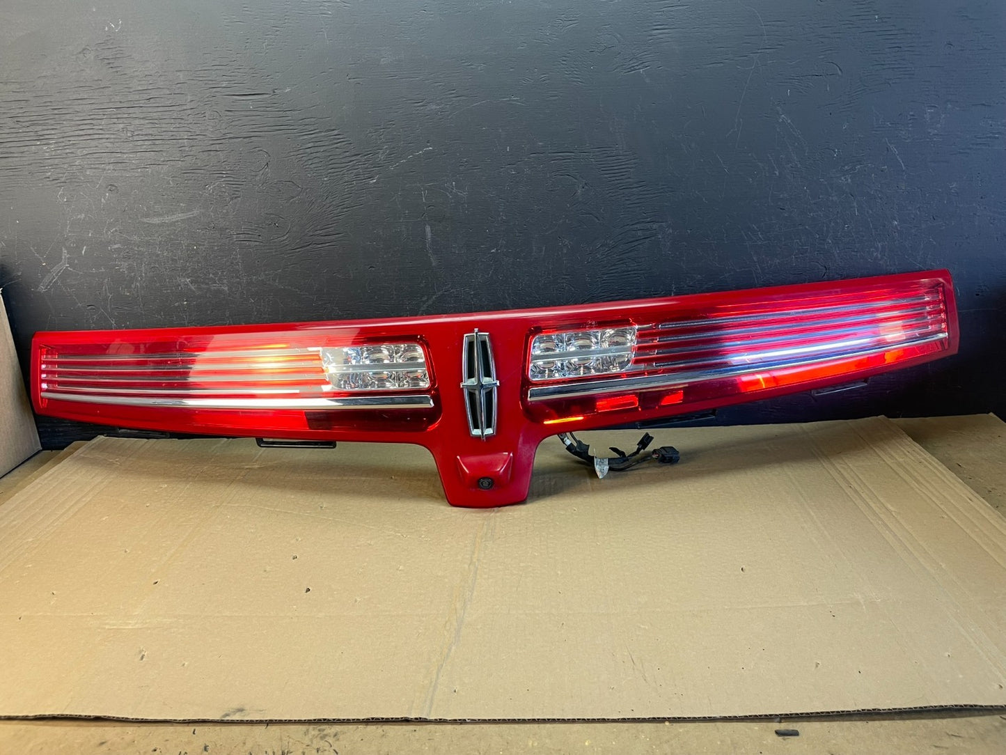 2010 to 2019 Lincoln Mkt Trunk Center Tail Light Panel Camera ac9721 DG0