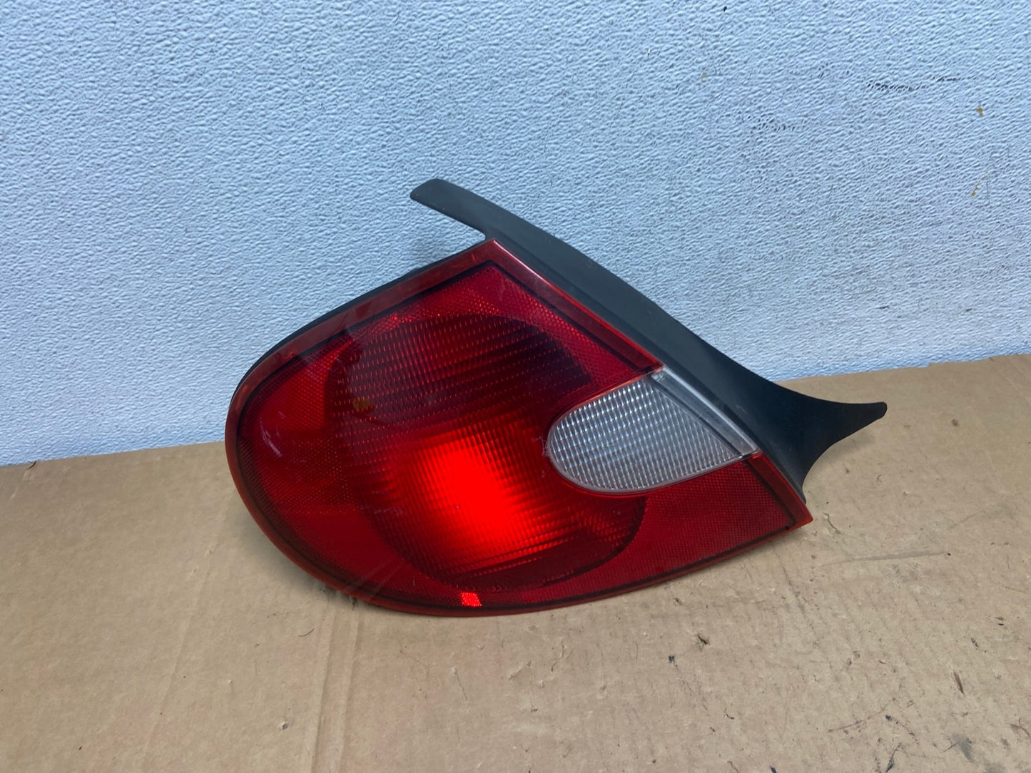 2000 2001 2002 Dodge Neon Left Driver LH Side Tail Light AD2788 LK0