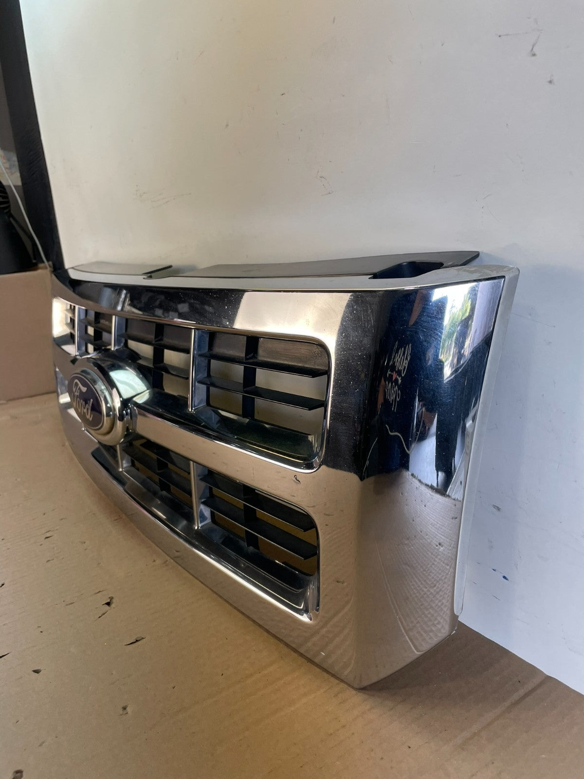 2008 to 2012 Ford Escape Front Upper Grill Grille ah6562 DG1
