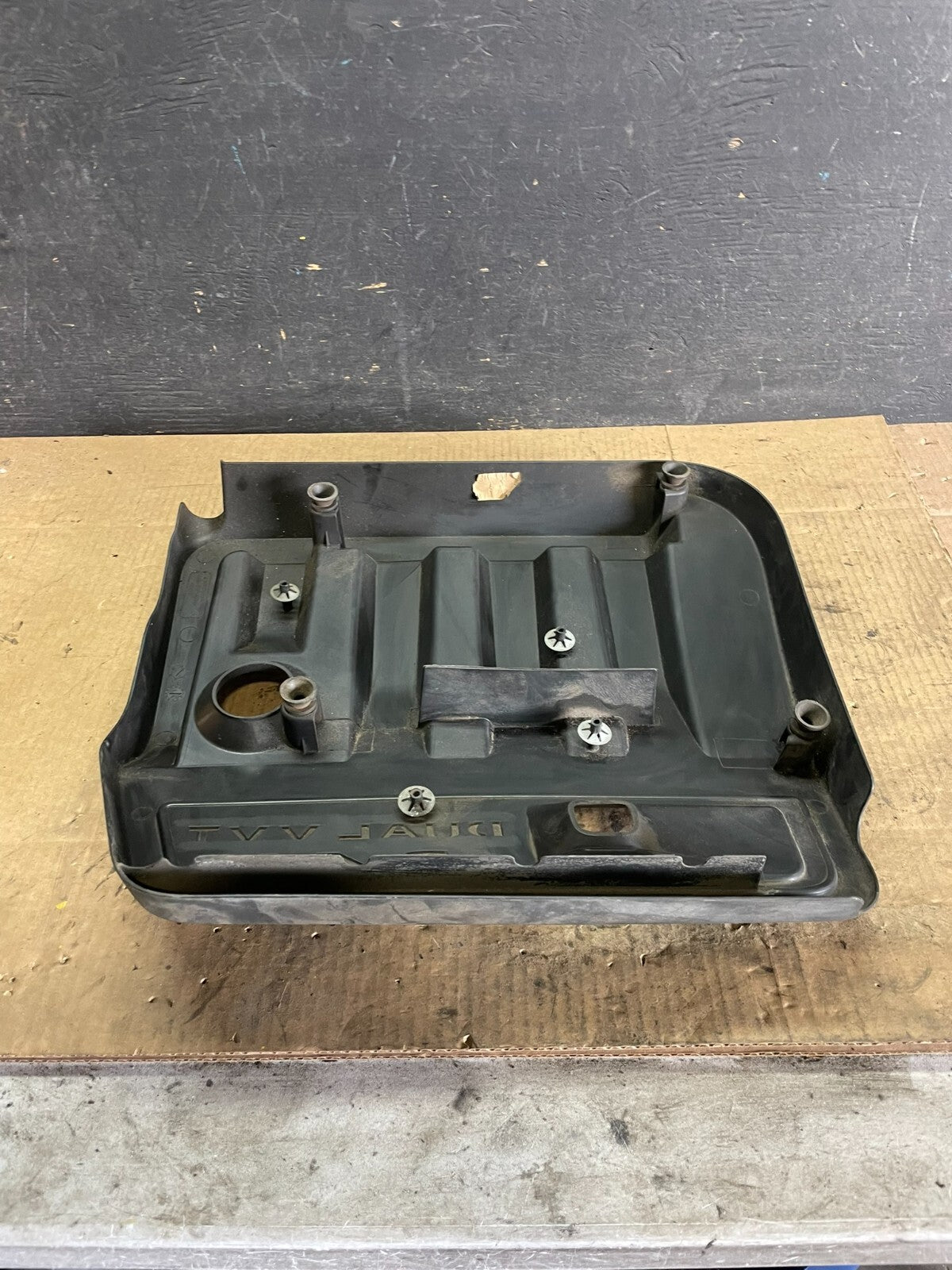 2012 to 2014 Chrysler 200 Engine Cover Top Lid Cover J4146 DG4