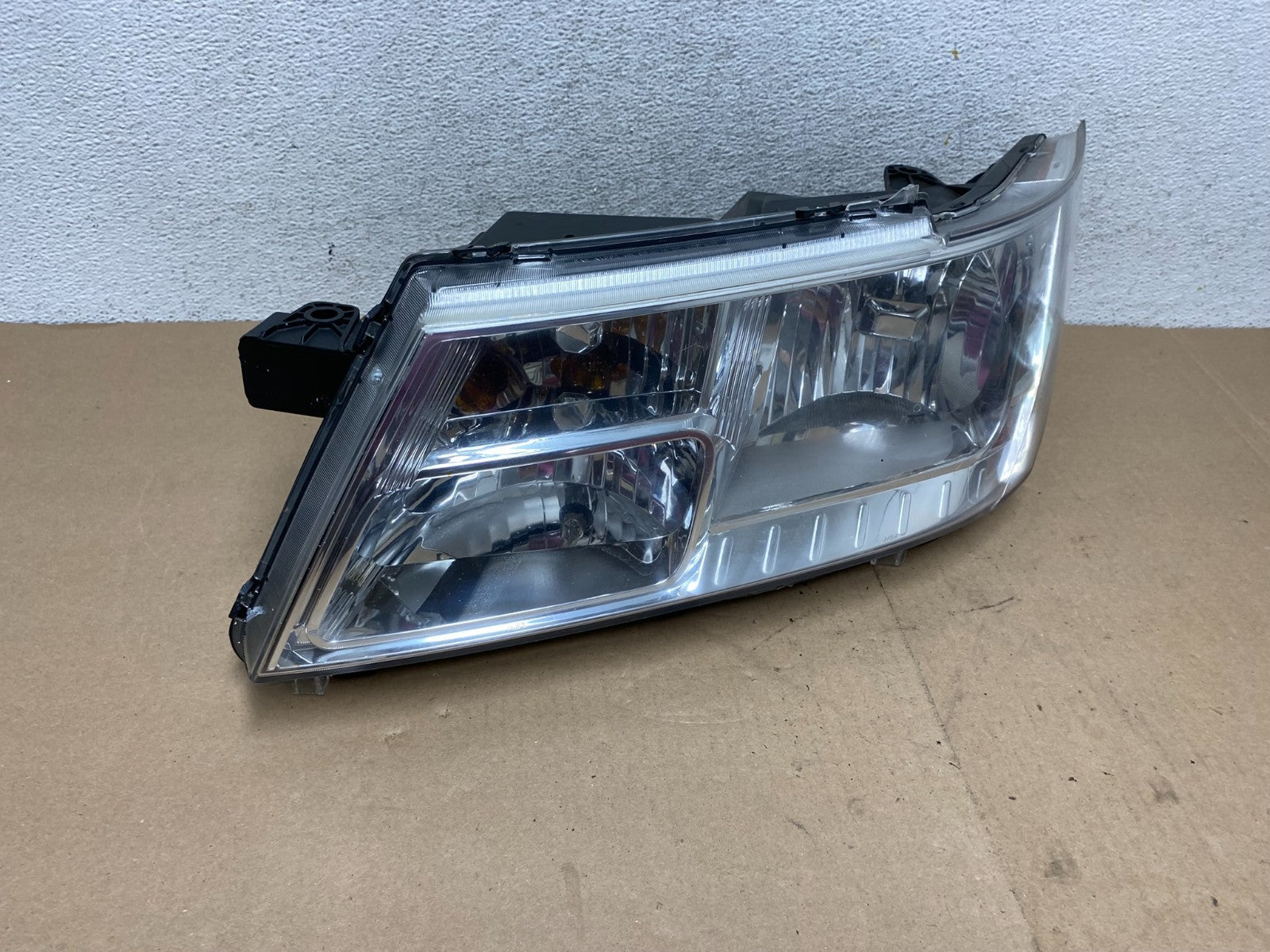 2009 to 2017 Dodge Journey Headlight Left Driver Lh Side Halogen AG4537 DW2