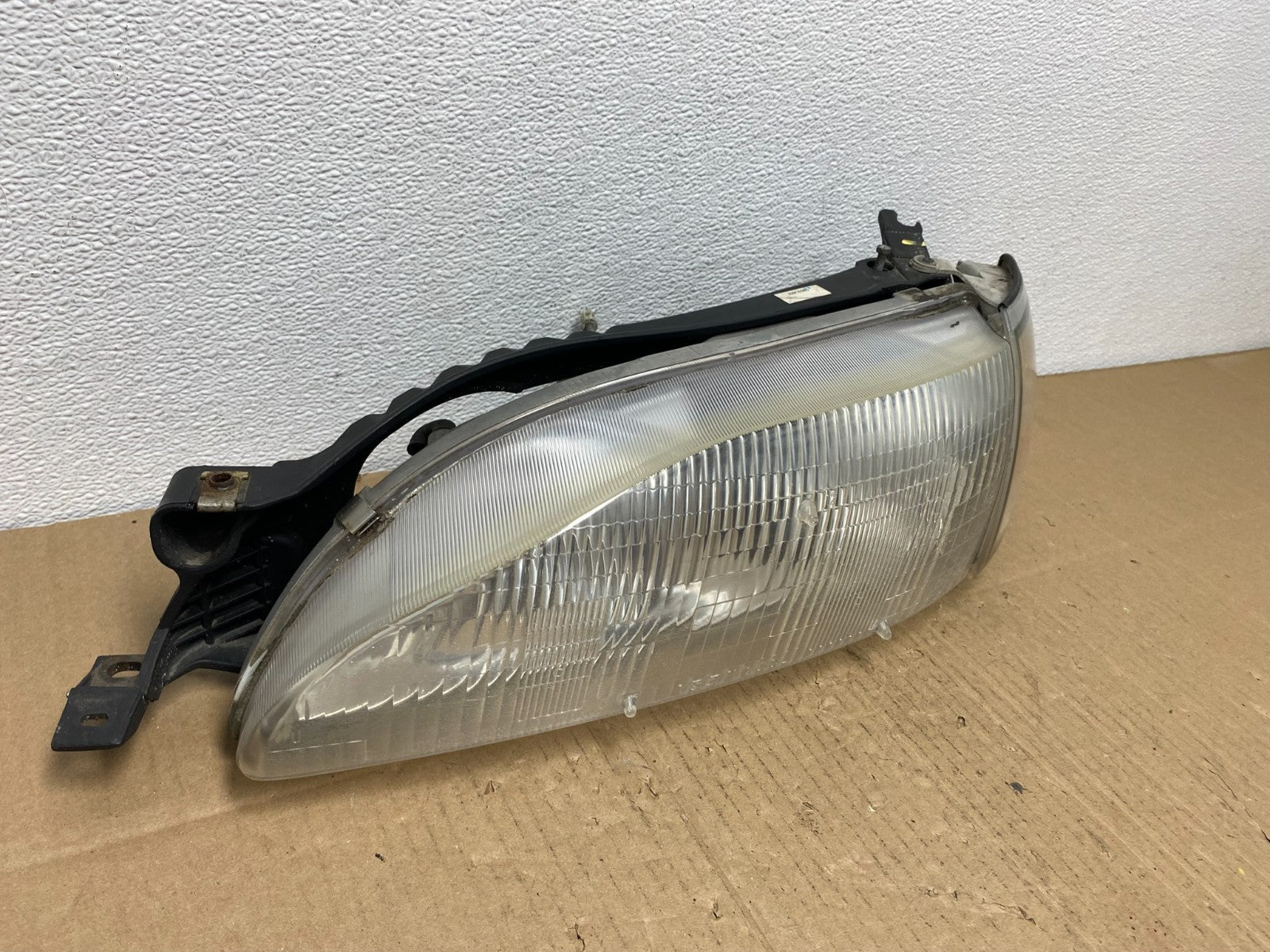 1995 to 1996 Toyota Camry Left LH Side Headlight OEM AB8177 DW2