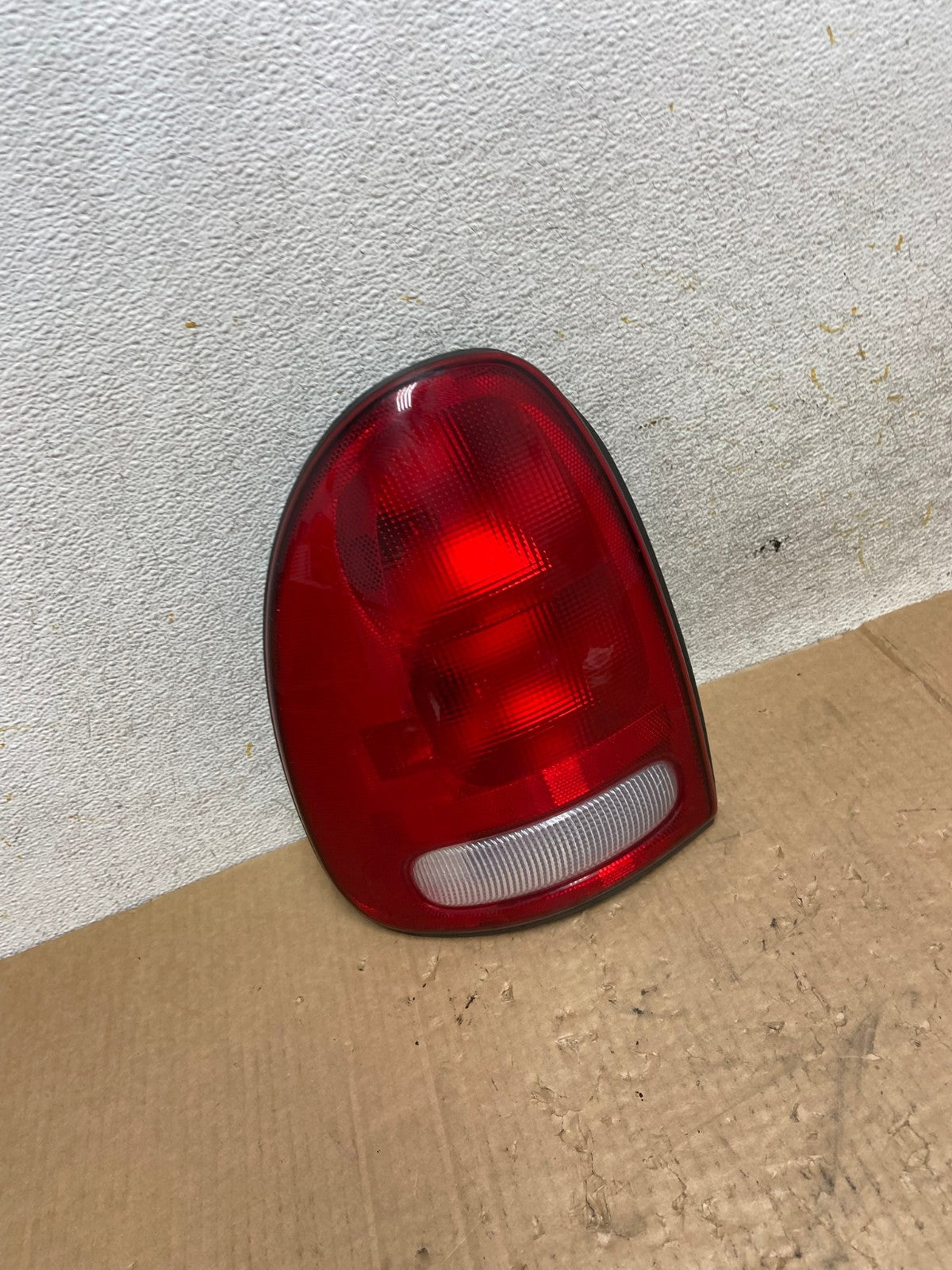 1998 to 2003 Dodge Durango Tail Light Left Driver LH Side AI5409 LK2