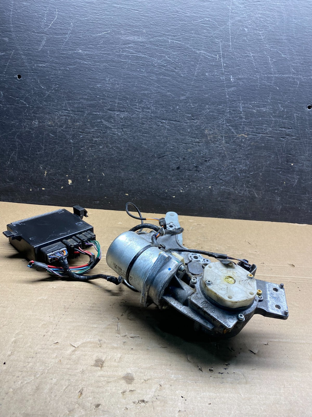2009 2014 Buick Chevrolet GMC Liftgate Door Module Motor AI7478 DG4