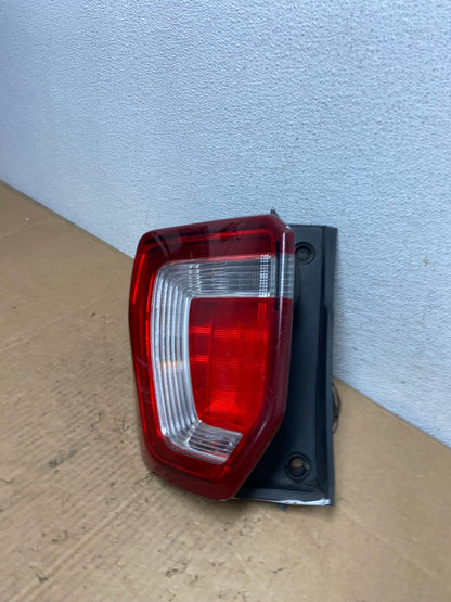 2016 to 2019 Ford Explorer Left Driver Lh Side Tail light AD1045 LK1