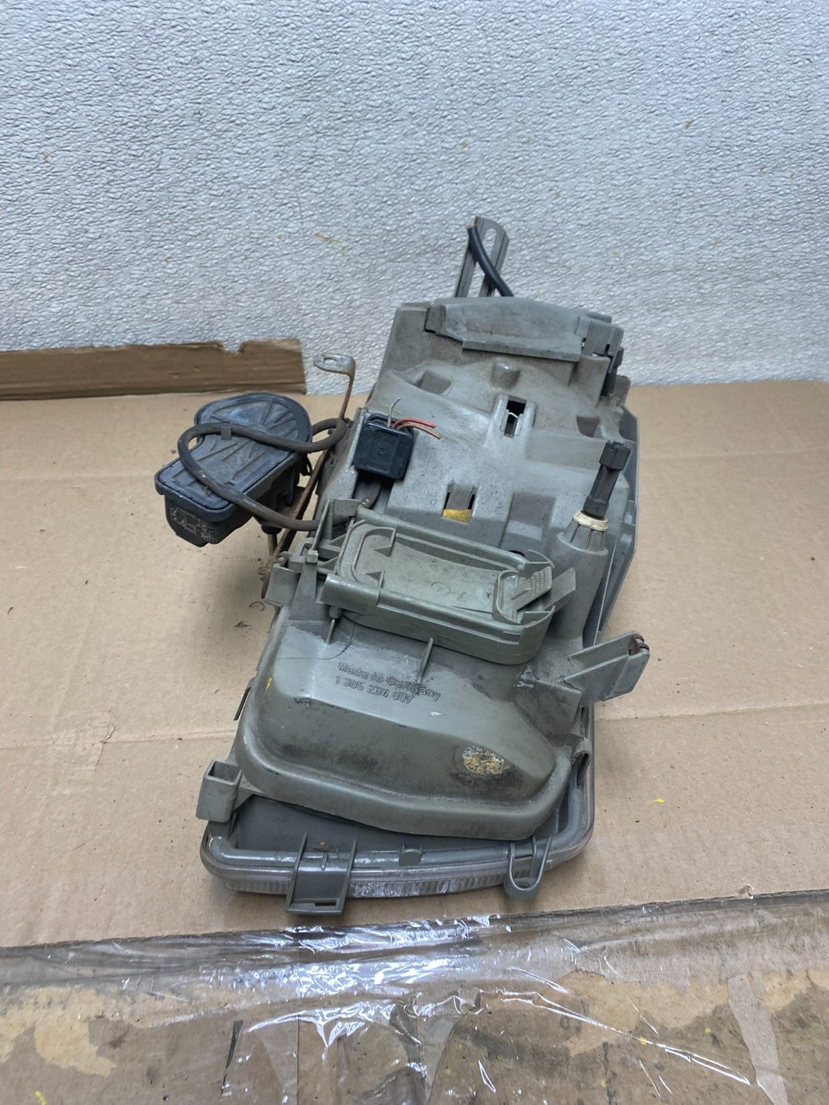 1986 to 1991 Mercedes-benz W126 Left Driver Side Halogen Headlight U6554 DW9