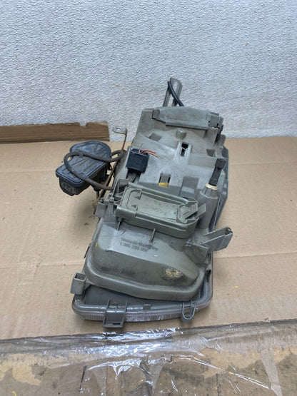 1986 to 1991 Mercedes-benz W126 Left Driver Side Halogen Headlight U6554 DW9