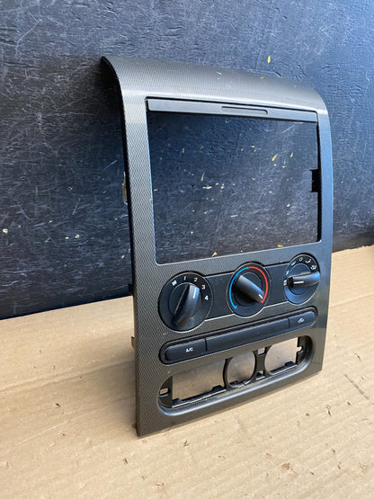 2004 to 2008 Ford F150 Radio Climate Dash Bezel Surround Black ag5278 DG2