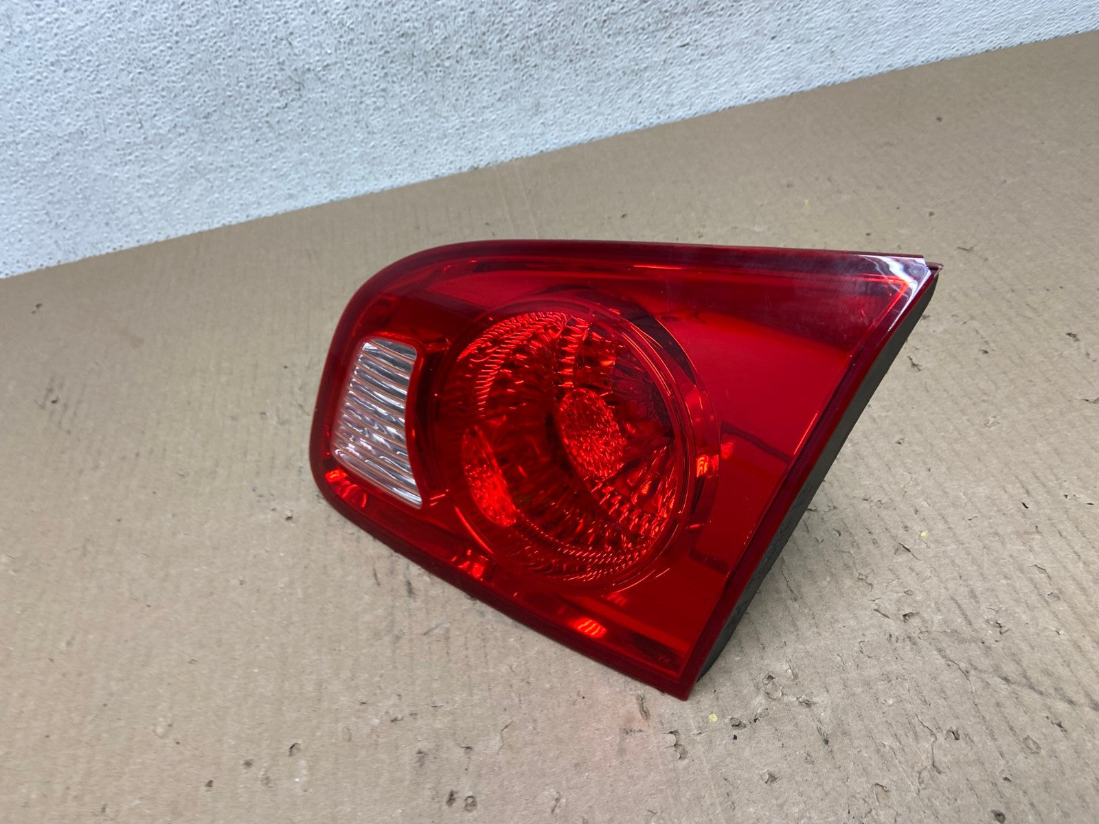 2007 2008 2009 Hyundai Santa Fe Right Passenger Tail Light Inner AE9722 LK1