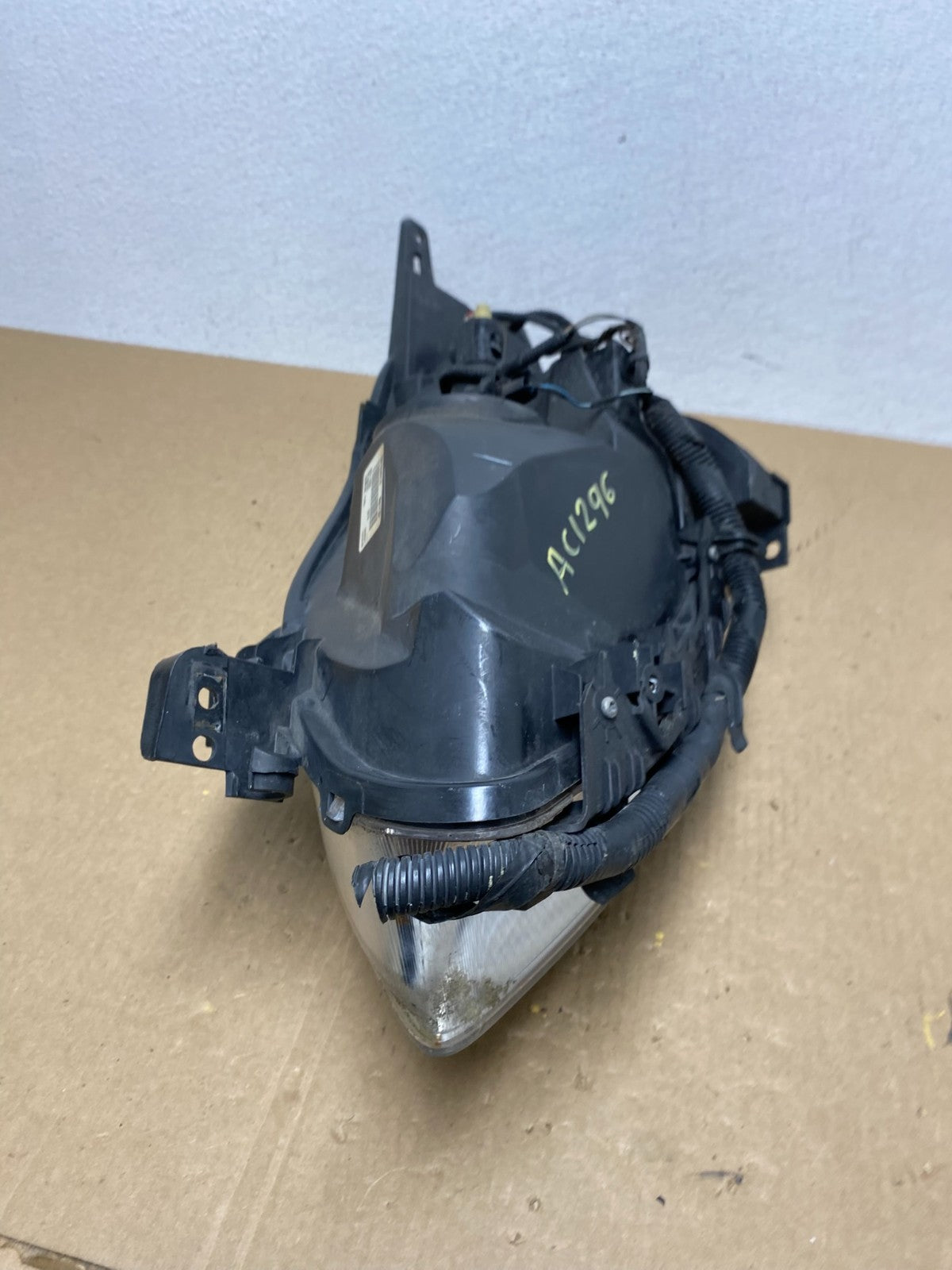 Sedan 2010 2011 2012 Nissan Altima Headlight Right Passenger Rh OEM AC1296 DW9