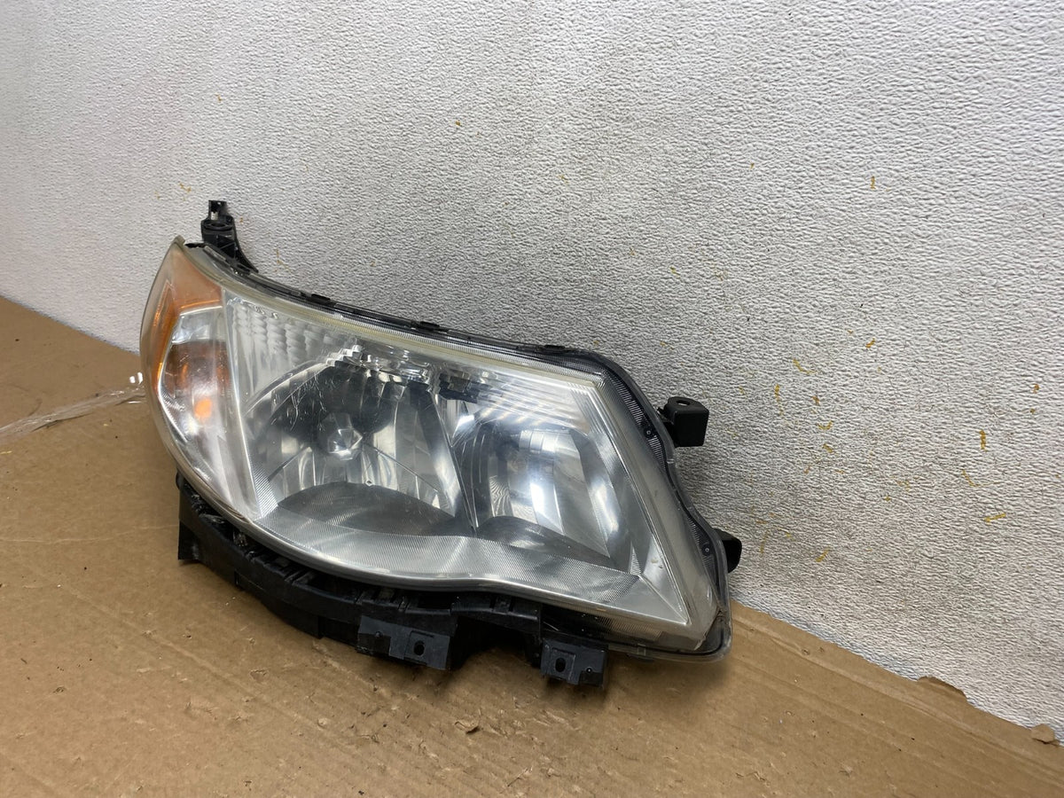 2009 - 2013 Subaru Forester Right Passenger Side Halogen Headlight AH9035 DW2