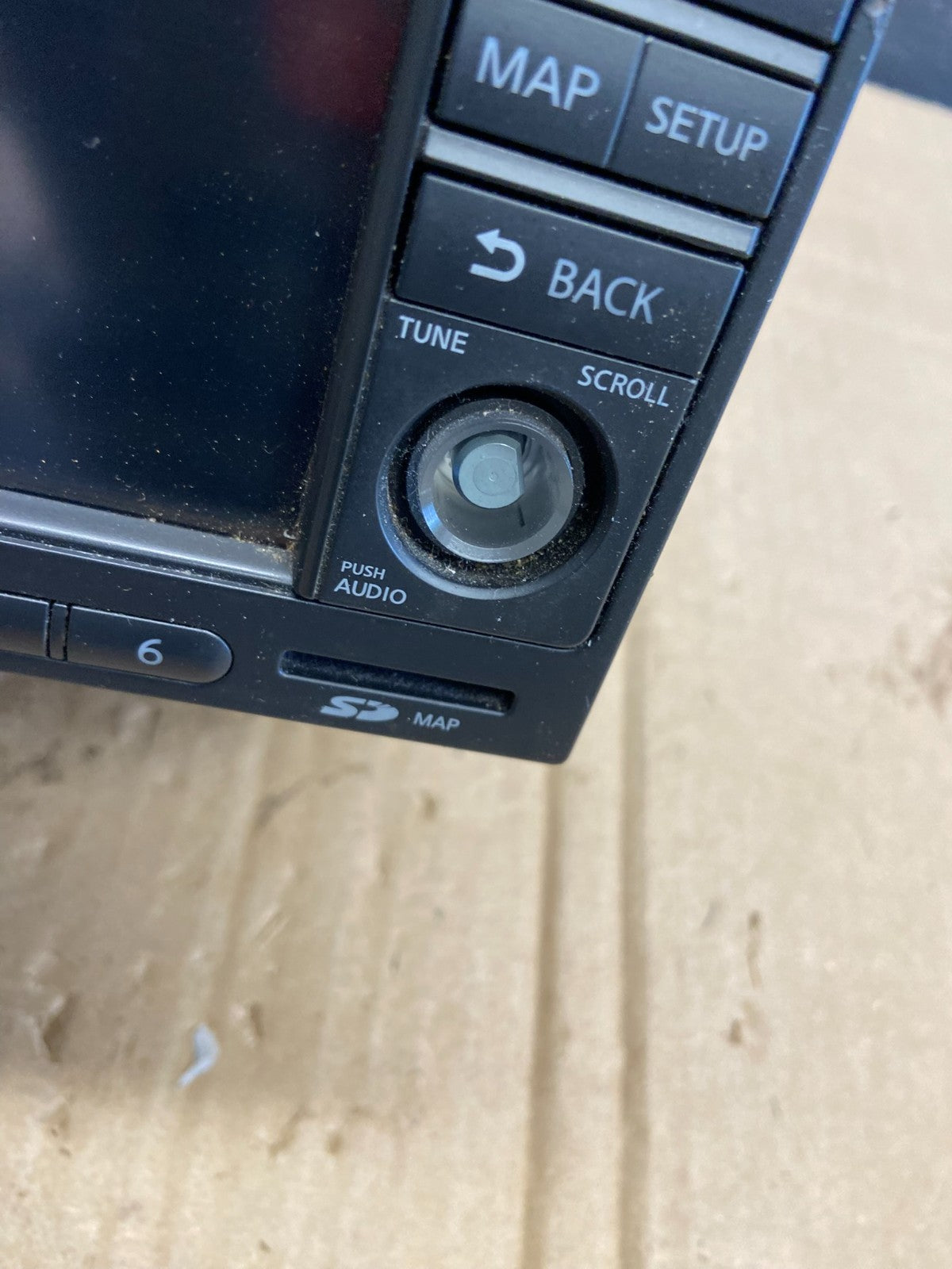 2013 to 2015 Nissan Rogue AM FM Radio CD Player Screen Receiver AE1706 DG2