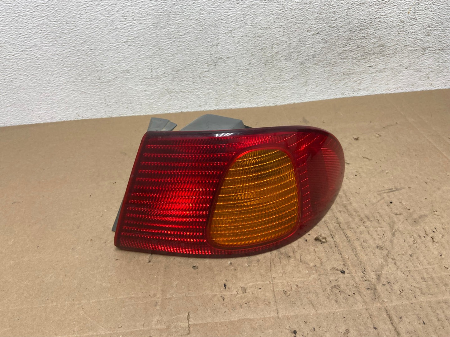 1998 1999 2000 Toyota Corolla Right Passenger Side Tail light AE6443 LK0