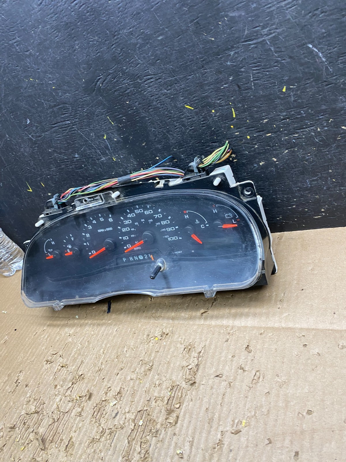 2004 2005 Ford Explorer Speedometer Cluster Gauge Oem V7537 DG2