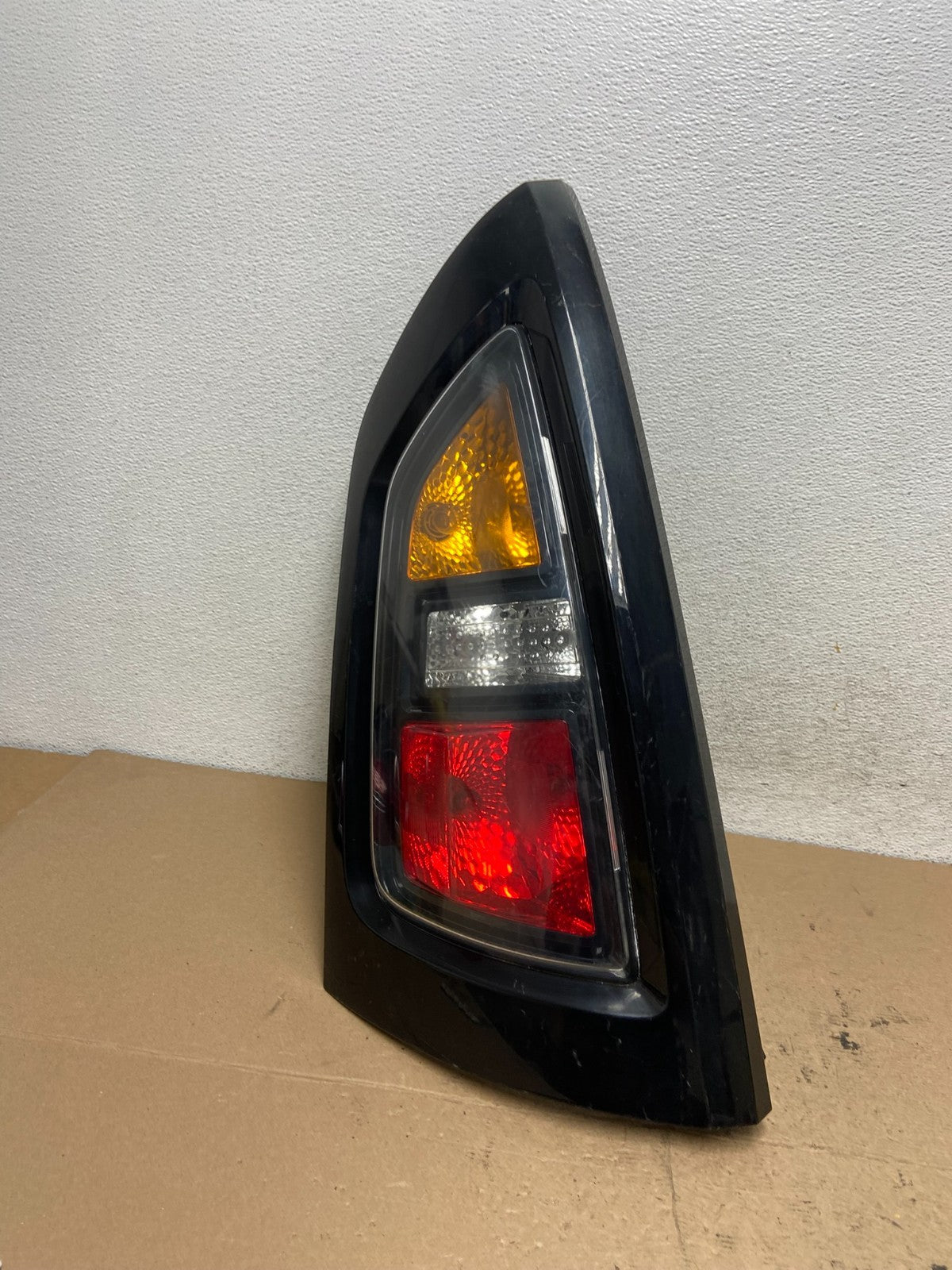 2010 to 2011 Kia Soul Left Driver LH Side Tail Light AF4869 DW0